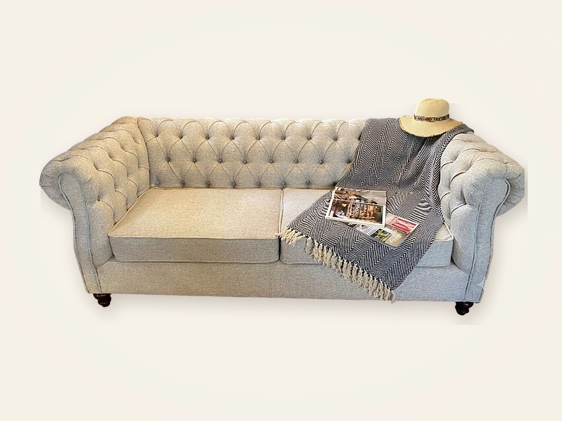 Neffer — Sofás & Chesterfield en lino natural, hecho a mano por Munay Cueros Chile
